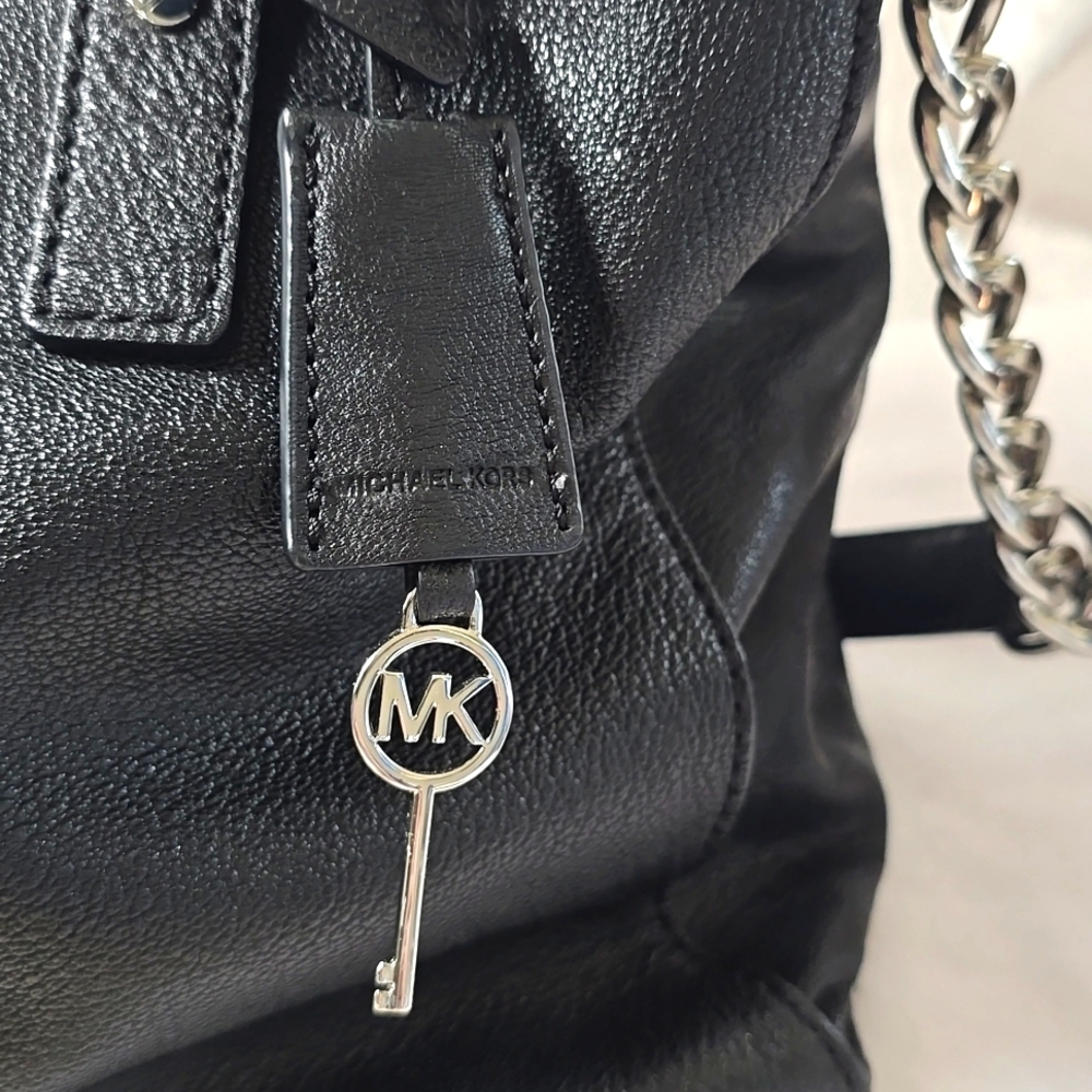 Michael Kors Hamilton Slouch Satchel With Lock and Key - Picture 6 of 16